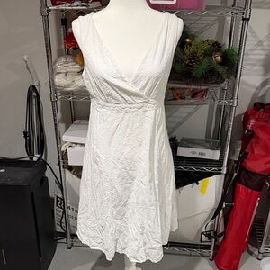 NWOT R&K Originals White Sleeveless V-Neck Summer Dress 🍊